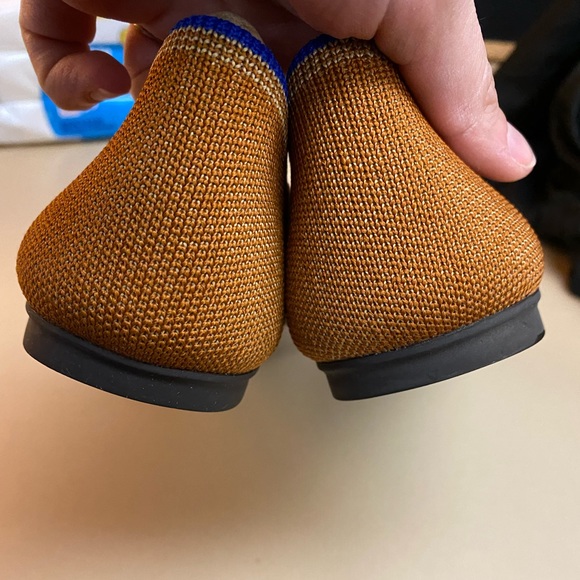 Like new! Fawn Rothy’s Flat size 7.5 - Picture 2 of 5